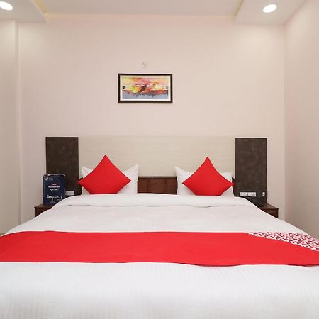 Hotel Centre Point Gorakhpur Bagian luar foto