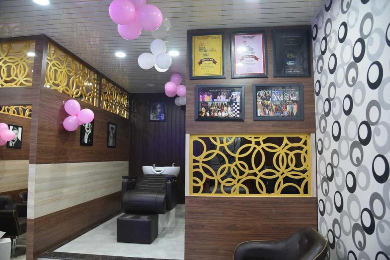Hotel Centre Point Gorakhpur Bagian luar foto