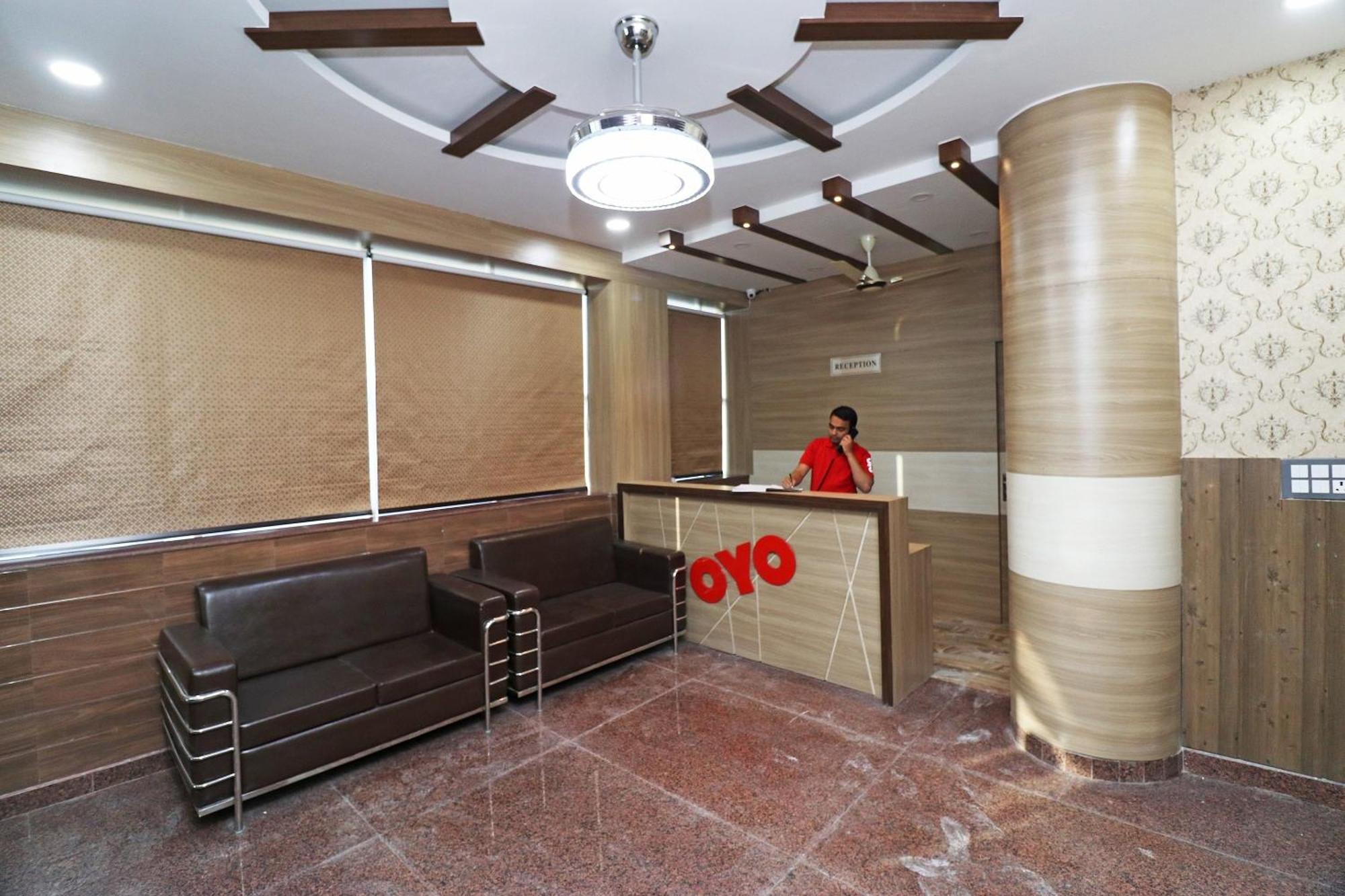 Hotel Centre Point Gorakhpur Bagian luar foto