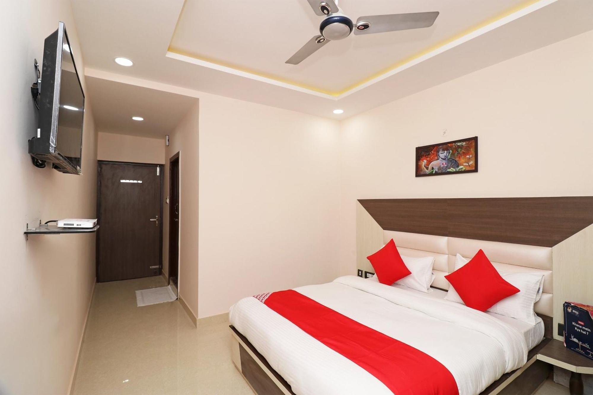 Hotel Centre Point Gorakhpur Bagian luar foto