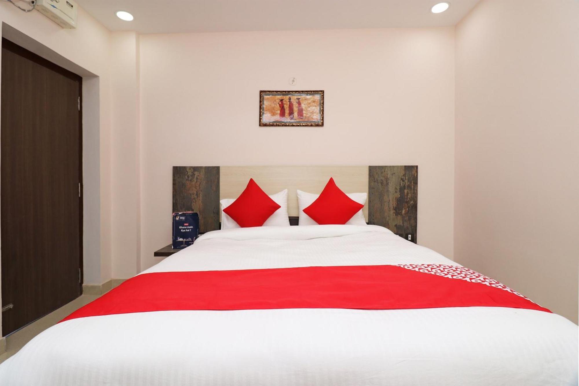 Hotel Centre Point Gorakhpur Bagian luar foto