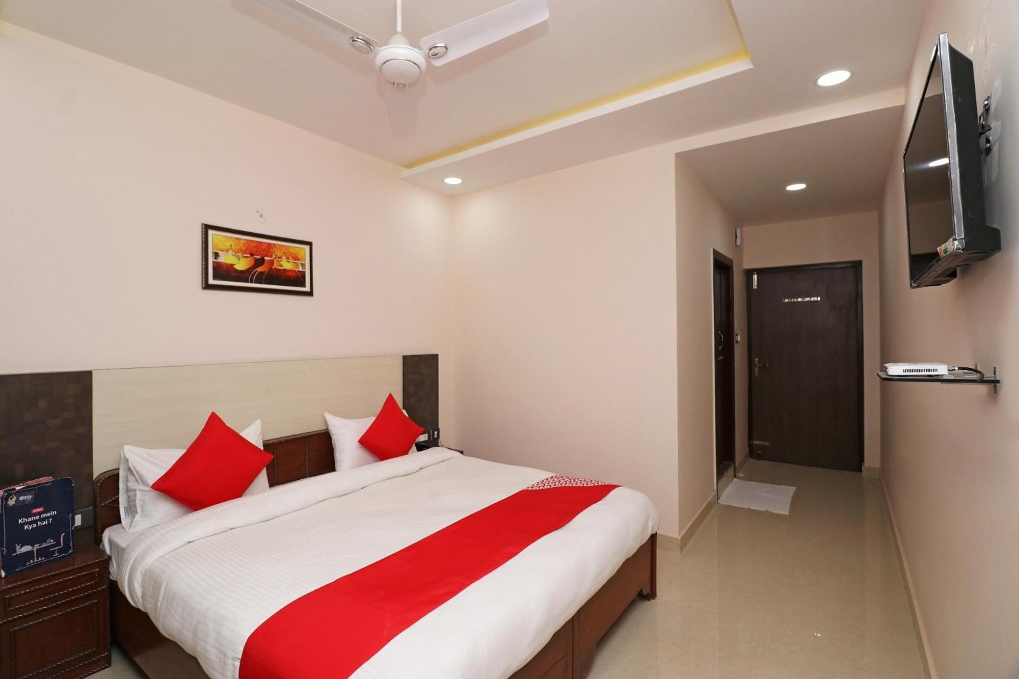 Hotel Centre Point Gorakhpur Bagian luar foto